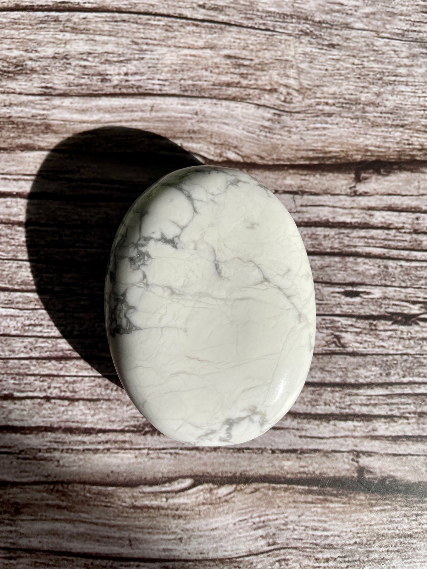 Howlite Palm Stone