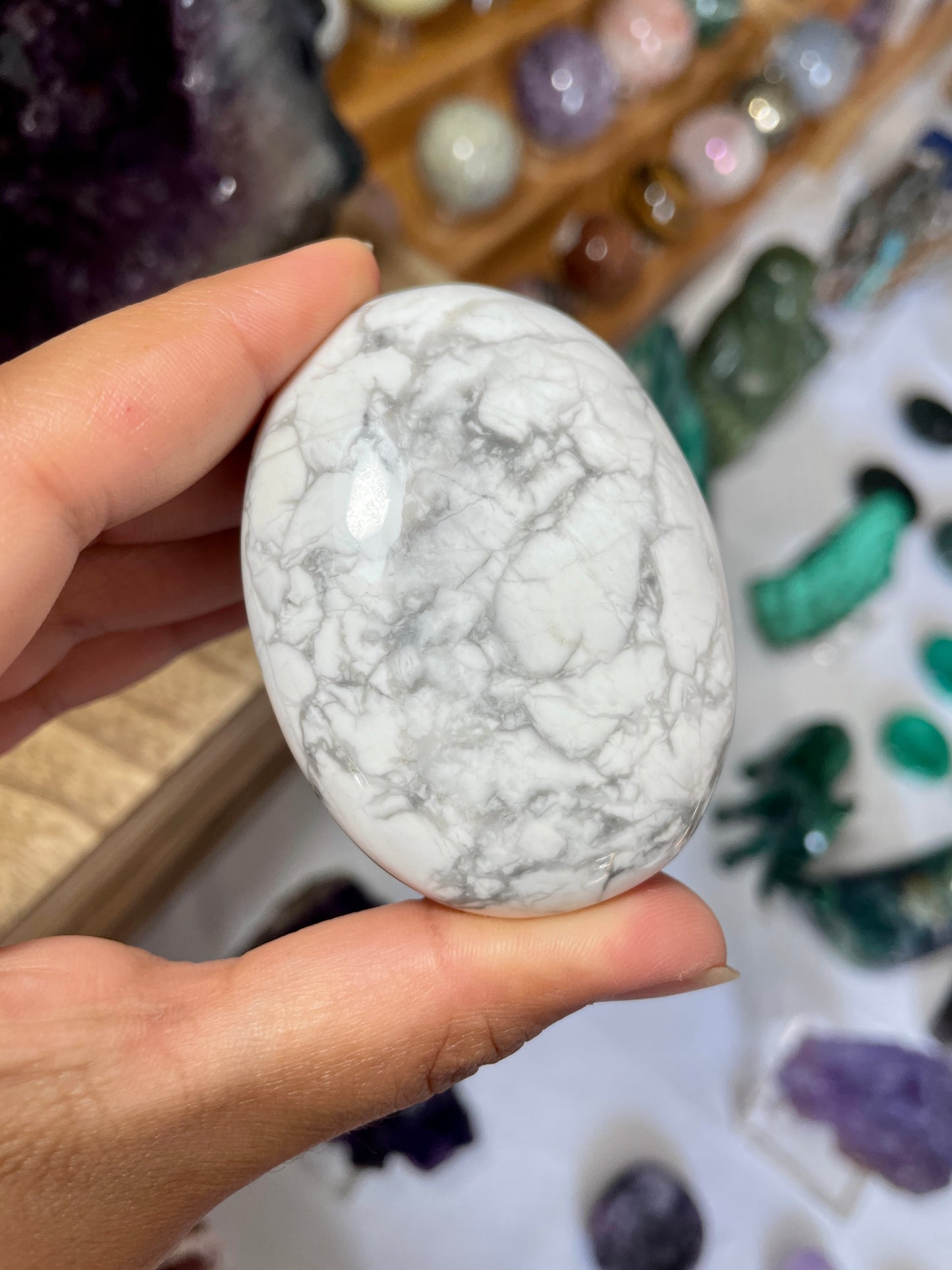 Howlite Palm Stone